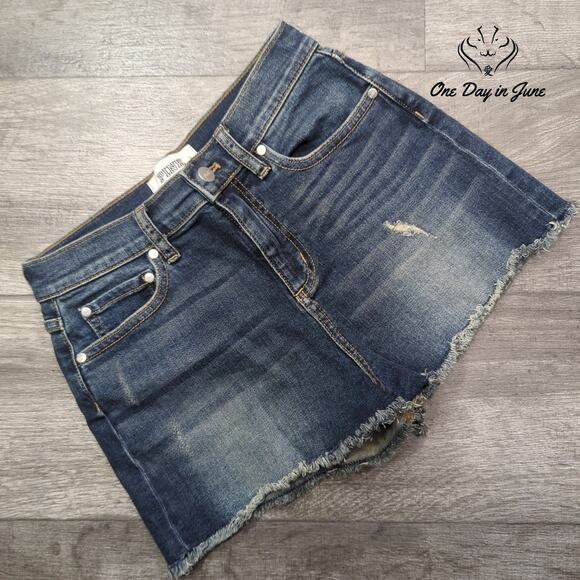 Pink by Victoria's Secret Denim Shorts Size 4 - Picture 1 of 7